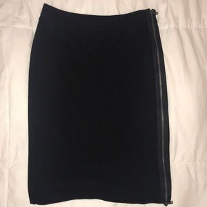 GAP BLACK KNIT PENCIL SKIRT WITH EXPOSED ZIPPER